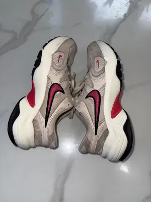 Nike Women’s Cream Mesh Sneakers with Pink Swoosh thumbnail 9