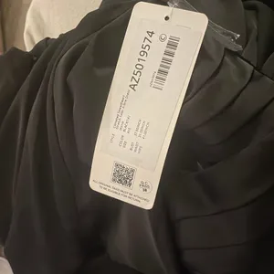 Azazie NWT X KENDALL + KYLIE A-Line Ruched Stretch Satin Floor-Length Dress in Black. Size 10. thumbnail 9