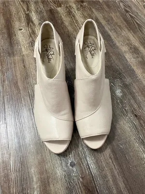 Life Stride Nude Soft System Taupe Peep Toe Heels 8.5 Preppy Formal Wedding thumbnail 2
