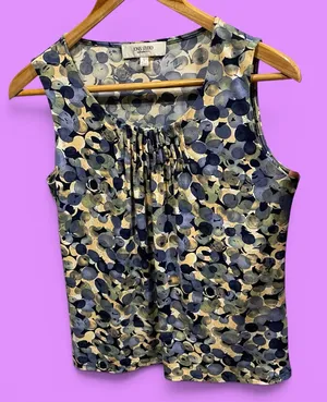 Cute slinky 90s Jones New York pleated collar water drops pebble sleeveless top thumbnail 1