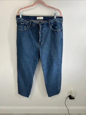 Abercrombie & Fitch The Mom High Rise Jeans thumbnail 2