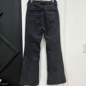 Old Navy Black Extra High Rise Flare Trousers Jeans Size 6 Stretch thumbnail 4