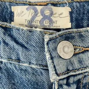 Free People Lita Slim-Leg Distressed Jeans Light Wash Size 28 Gently Used Boho thumbnail 4