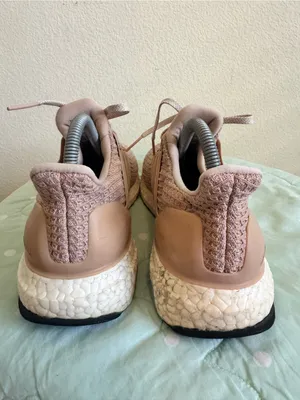 Adidas Ultraboost 4.0 sneakers in the "Ash Pearl size 9.5 thumbnail 10