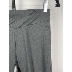 Gymshark Two‎ Tone Grey Colorblock Crossover Athletic Leggings Women's Size M thumbnail 3