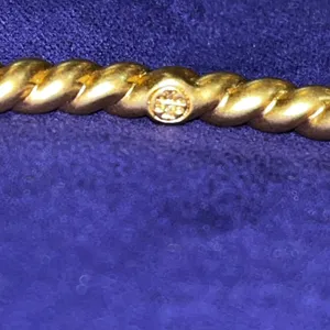 $130 Retail NWT Tory Burch Gold Rope Logo Bangle Bracelet thumbnail 4