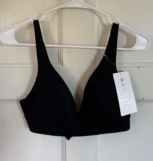 NWT Athleta Black A-C Cup Essential bra‎ size small thumbnail 1
