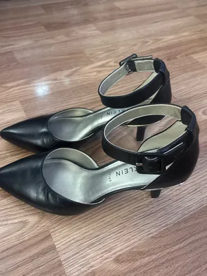 Anne Klein Black Pointed-Toe Ankle-Strap Kitten Heels Size 9M thumbnail 2