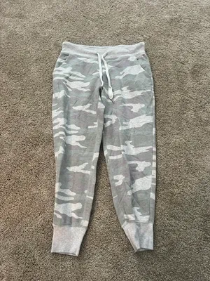 Aerie Camo Joggers Small thumbnail 1