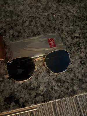 Ray-Ban Sunglasses thumbnail 3