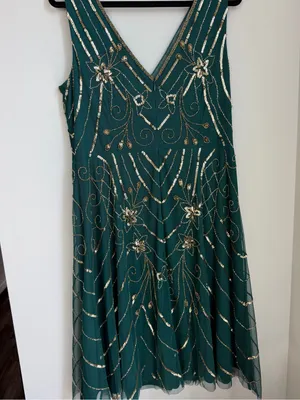 Adrienne Papell Elegant Emerald Green Beaded V-Neck Dress thumbnail 5