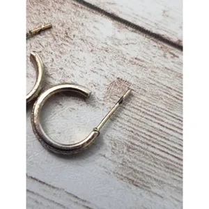 Vintage Earrings for Pierced Ears Patterned Gold Tone Small Hoop - Tarnished thumbnail 5