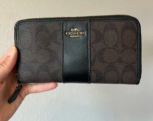 Coach Wallet thumbnail 1