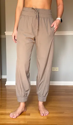 YPB Your Personal Best MotionTEK Jogger Pants Women’s Small Short Taupe Stretch thumbnail 1
