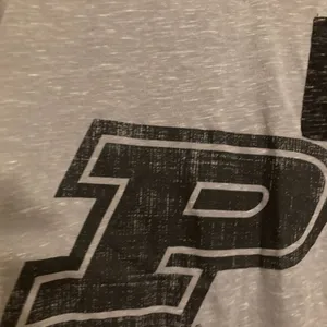 Purdue Boilermakers Gray T Shirt Womens Large Short Sleeve Colosseum Pocket thumbnail 2