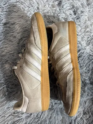 adidas Samba Suede Sneakers in Beige with Gum Sole thumbnail 1