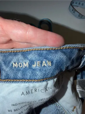 Adorable American Eagle Mom Jeans thumbnail 6