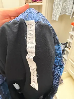 Lululemon 2.5" Shorts thumbnail 3
