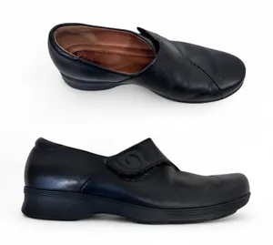 Clarks Artisan Black Leather Clogs Women’s 8 Comfort Shoes Slip On Fall thumbnail 1