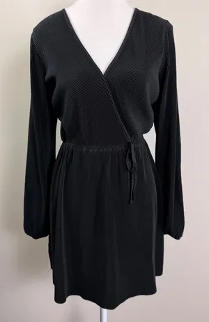 Abercrombie Black Plisse Mini Dress Long Sleeve Elastic Waist Pleated Small thumbnail 1