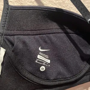 Nike Women’s Dark Gray Black Sports Swim Bikini Top Size Medium thumbnail 6