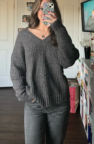 American Eagle Sweater  thumbnail 1