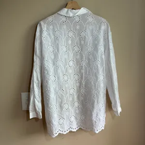 Adrianna Papell embroidered white button down long sleeved shirt womens S cotton thumbnail 6