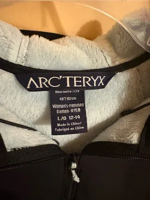 Arc’Teryx Hyllus Hooded Softshell Jacket in Black & Light Blue thumbnail 2