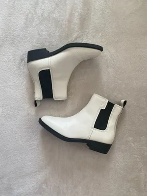 UGG Women's White & Black Emmeth Boots thumbnail 8