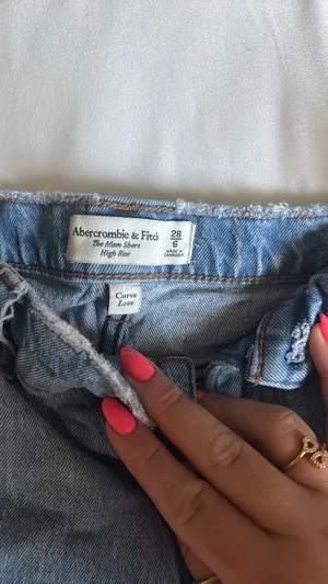 Abercrombie High-Rise Mom Shorts Curve Love thumbnail 2