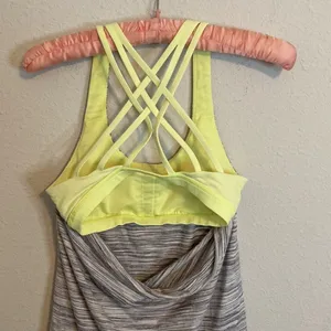 Lululemon Free To Be Wild Womens size 4 thumbnail 3