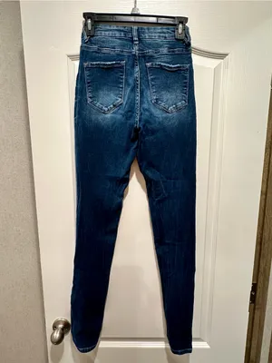 KanCan - Kurvy Ultra High Rise Skinny Jeans - Great condition! thumbnail 2
