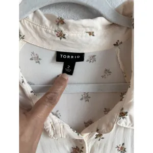 Torrid Cream Floral Button Challis Tiered Hi-Low Relaxed Maxi Dress‎ Women's 2X thumbnail 5
