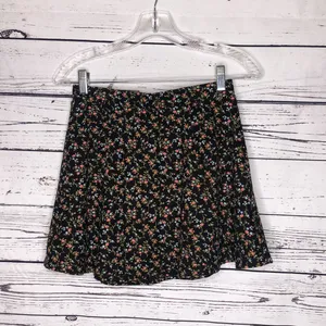 Forever 21 NWT Size S Floral Print A-Line Mini Skirt thumbnail 3