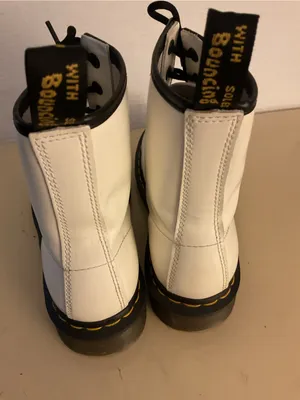 Dr. Martens women White Leather Lace-Up Combat Boots US 7 thumbnail 10