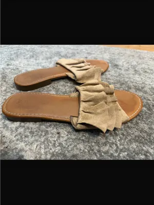 Suede Ruffle Slide Sandals in Tan Size 10 thumbnail 4