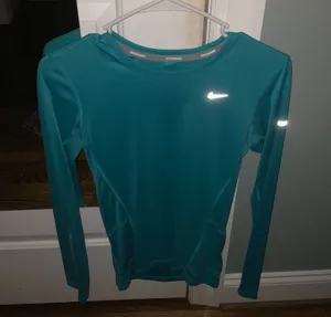 nike long sleeve shirt thumbnail 1