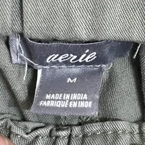 Aerie Olive Green Paperbag‎ Waist Shorts Lyocell Drawstring Cuffed Womens Medium thumbnail 2