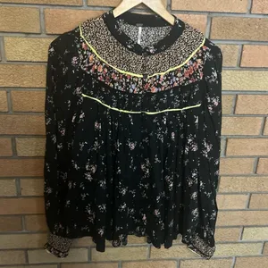 Free People Paloma Printed Long Sleeve Blouse Floral Flowy Button Up Size Small thumbnail 2