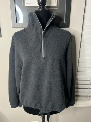 Lululemon textured 1/2 zip‎ pullover black XS/S thumbnail 4