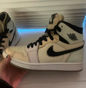 Nike Jordan 1 thumbnail 2