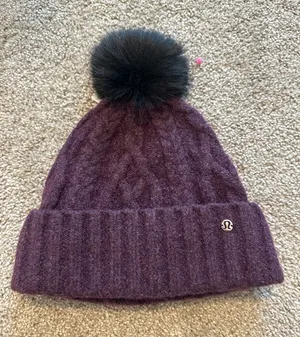 Lululemon Cable Knit Pom Beanie thumbnail 1