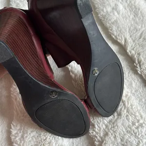 Sole Society Burgundy Leather Wedge Sandals Size 7 thumbnail 5