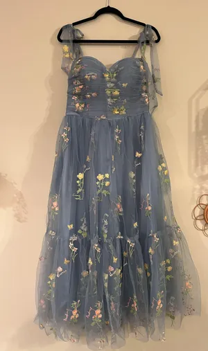 Blue Floral Prom / Formal Dress thumbnail 2