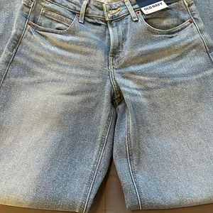 Old Navy Wide Leg Jeans thumbnail 1