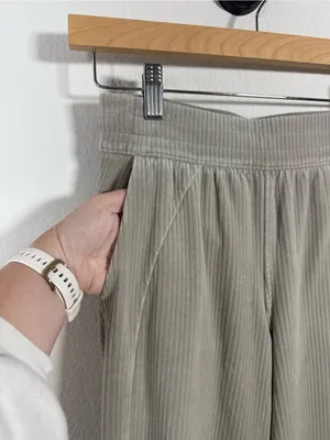 Lululemon Scuba Mid-Rise Wide-Leg Pant Velvet Cord Riverstone Size 2 thumbnail 7