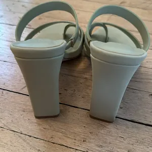 Pale Green Heeled Sandals Size 5.5 thumbnail 4