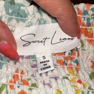 EUC SWEET LEMON Ivory Multicolored Floral Ruched Front Woven Tank SZ S thumbnail 5