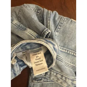 Pacsun Butterfly Patch Women’s '90s Boyfriend Jeans, Size 26, Short Length. thumbnail 7