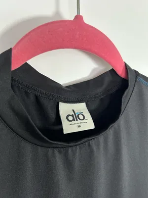 Alo medium long sleeve black shirt thumbnail 5